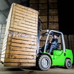 cesab-m300h-hydrostatic-counterbalanced-forklift-truck (1)